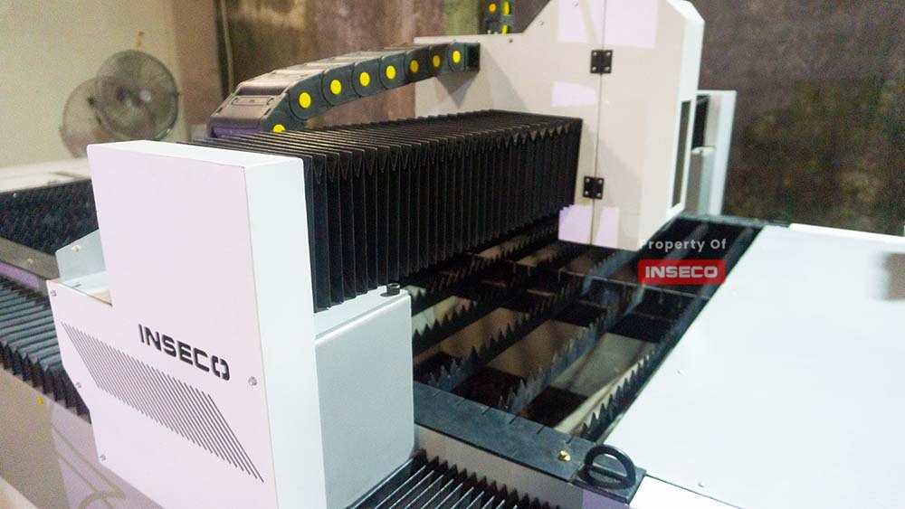 Mesin Laser Cutting Plat Besi Otomatis Merk INSECO 1