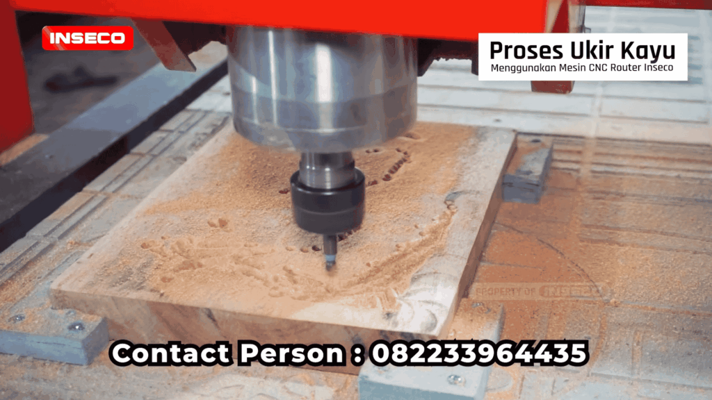 Proses ukir kayu menggunakan mesin CNC Router Inseco yang otomatis dan akurat di NTT. Mesin ini menghasilkan ukiran kayu presisi tinggi dengan mudah